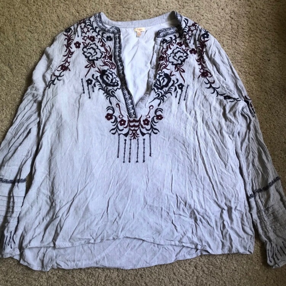 WOMENS CLOTHES BUNDLE #1